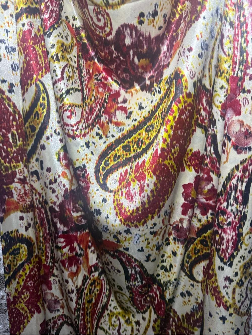 Vintage stretch fabric 2 way stretch at the width. 4 yards. Brand new. Paisley